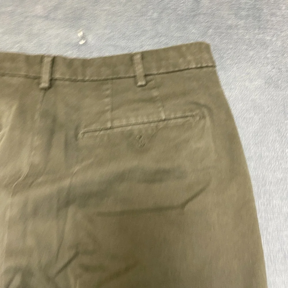 Uniqlo Chino Pants Mens 33x34 Olive Green Cotton Stretch Flat Front Straight Leg